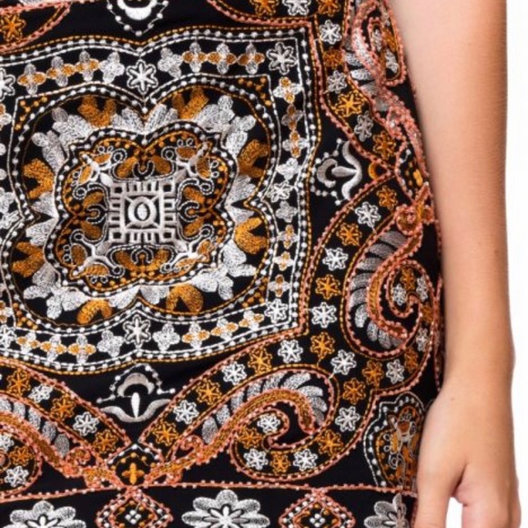 Woman’s skirt - Picture 2 of 6